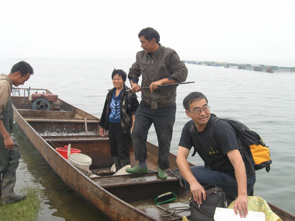 2009年10月6日刘贵棠在河南淅川老人仓采访航运、码头资料 (1).JPG