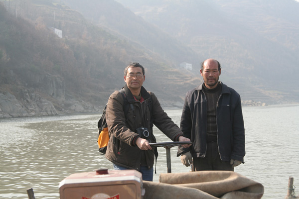 2010年1月1日刘贵棠在湖北省郧县采集水运船舶运输资料.JPG